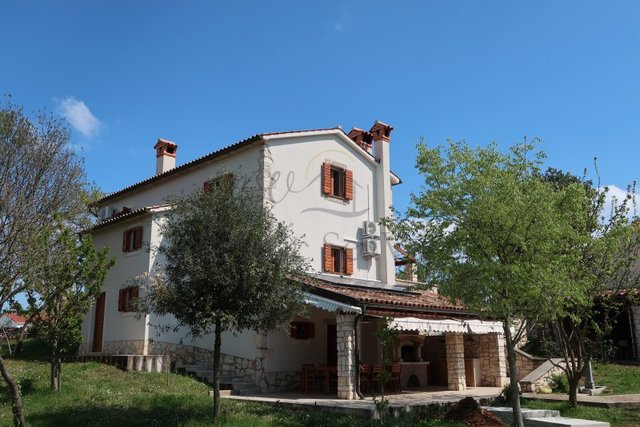 Labin, surroundings, beautiful holiday house in traditional Istrian style with outdoor pool!