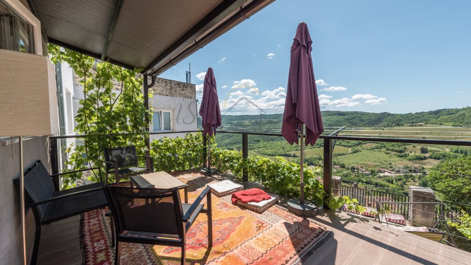 Motovun, kuća 123m2, pogled, prodaja