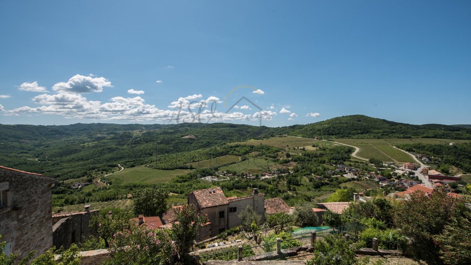 Motovun, kuća 123m2, pogled, prodaja