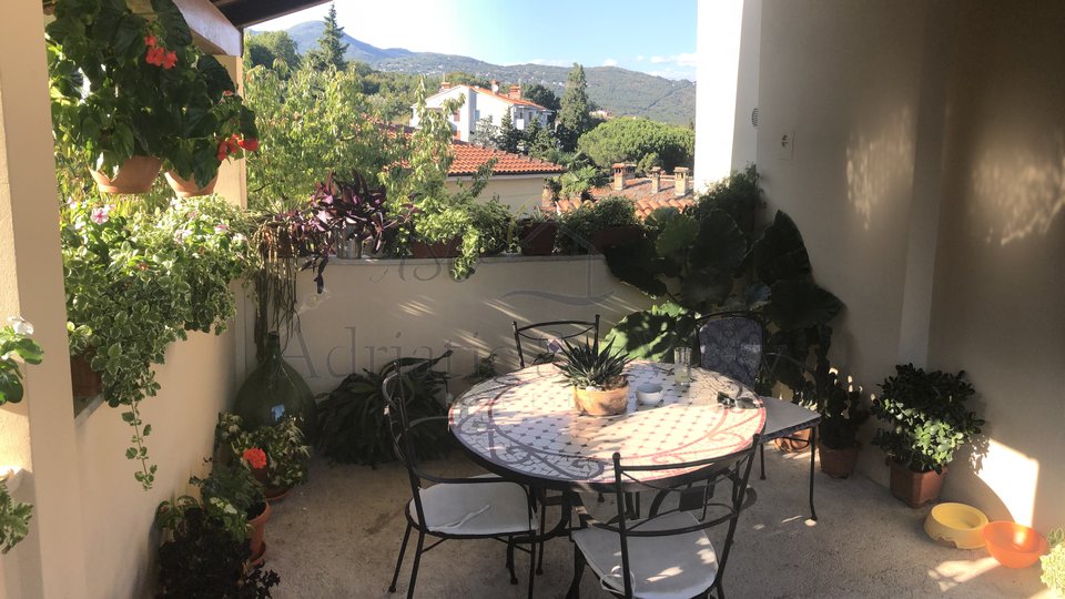 Nice apartment in a house in Lovran