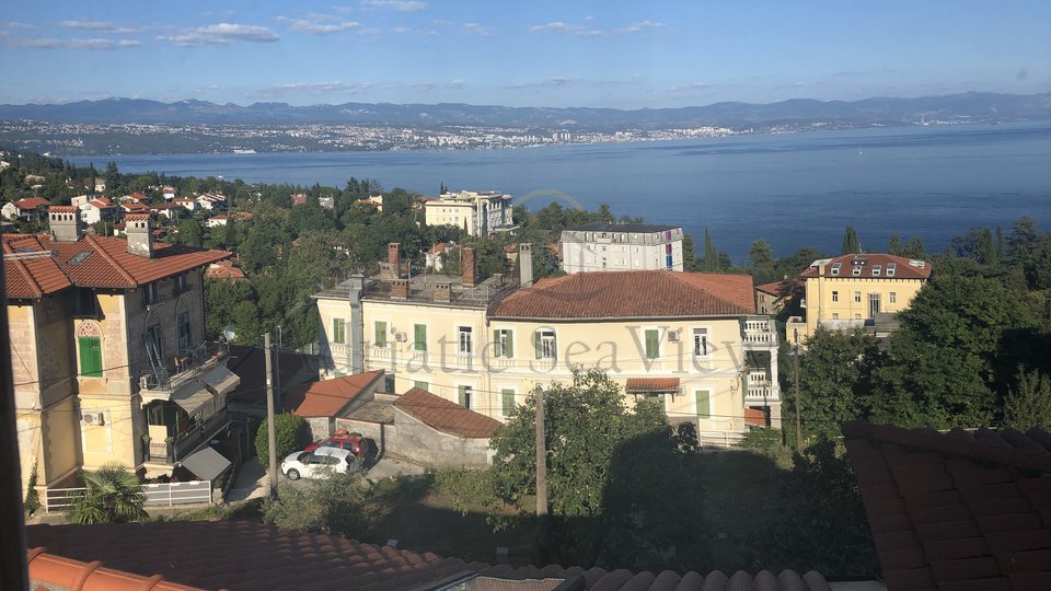Nice apartment in a house in Lovran