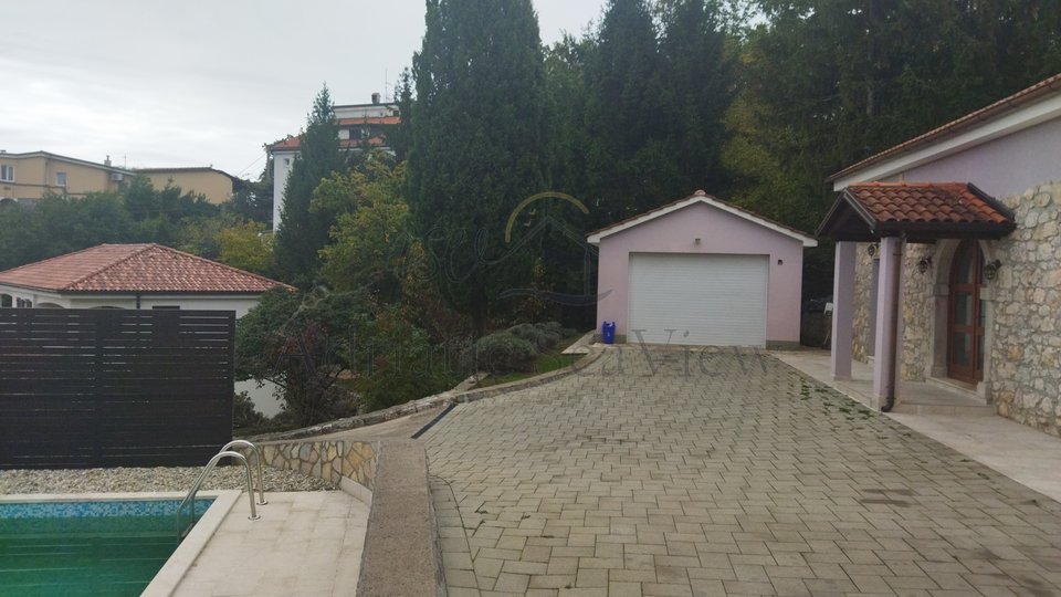 Lijepa kamena vila sa pogledom na Kvarner