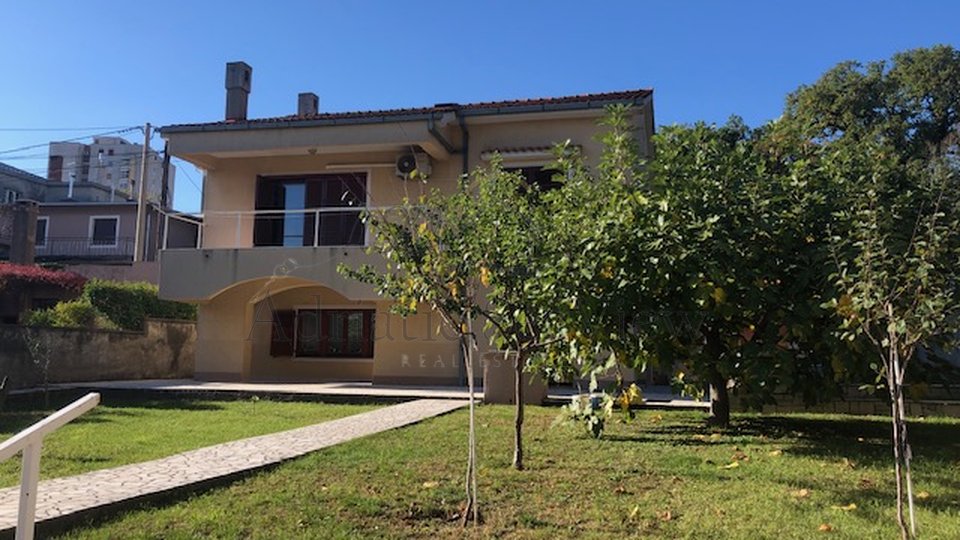 Donja Vežica, 151m2, garden and garage, for sale