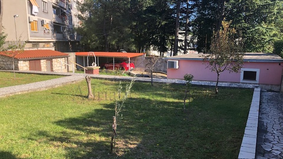 Donja Vežica, 151m2, garden and garage, for sale