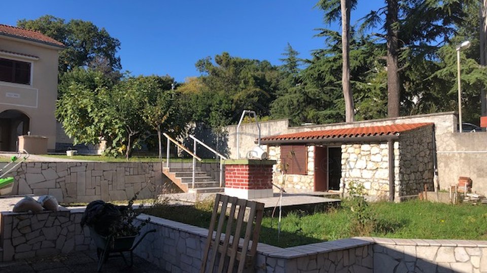 Donja Vežica, 151m2, garden and garage, for sale