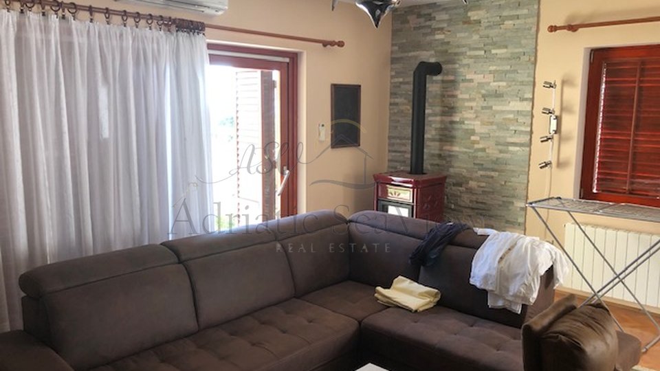 Donja Vežica, 151m2, garden and garage, for sale