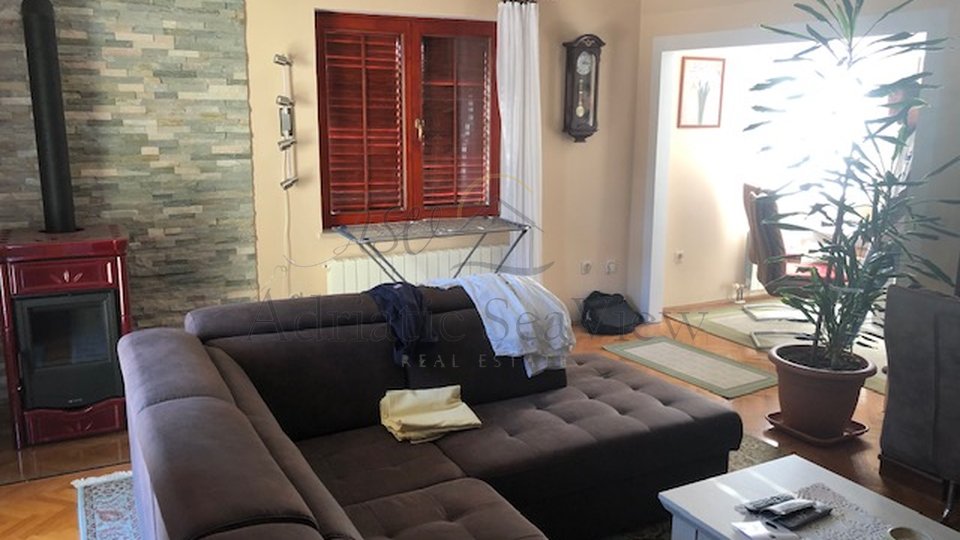 Donja Vežica, 151m2, garden and garage, for sale